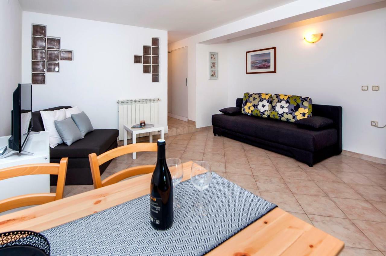 Apartments Vanda Rovinj Bagian luar foto