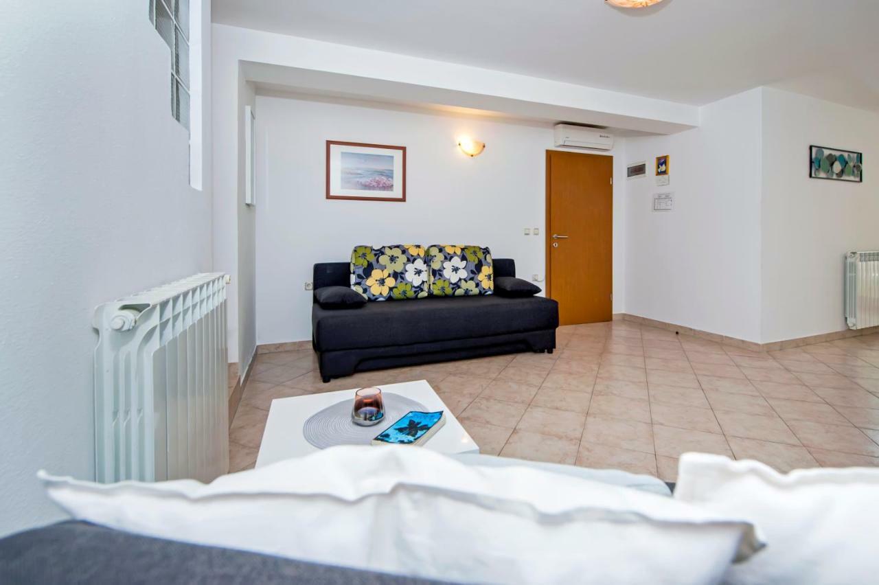 Apartments Vanda Rovinj Bagian luar foto